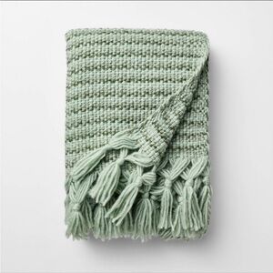 NWT 50 x 60 Throw Mixed Yarn Woven with Crossed Tassels Multi Green Stud…